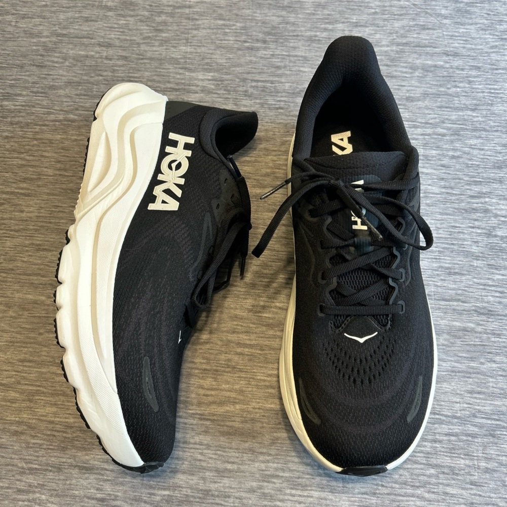 Hoka Arahi 8 Men’s Size 10 Black/White Stability Running Shoe